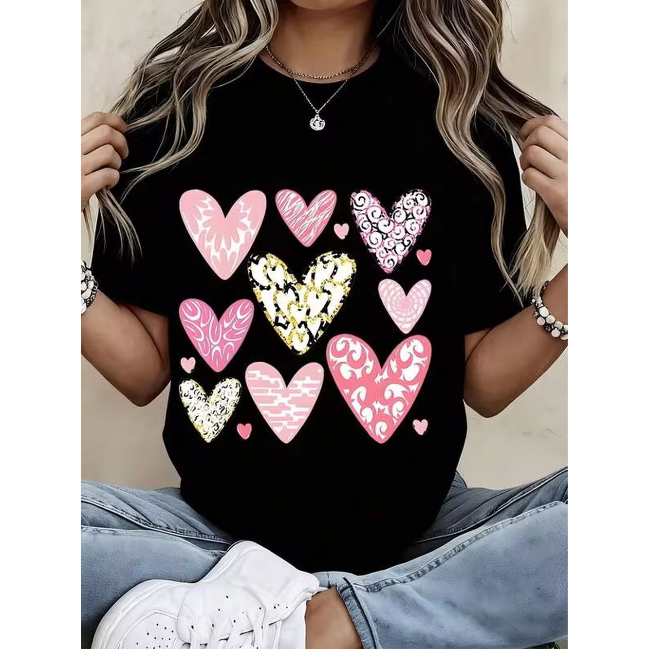 Women'S Fashion Graphic Tees - Damska czarna koszulka z nadrukiem serca